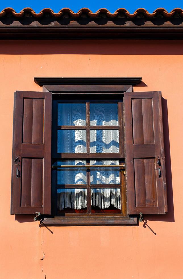 l'antico edificio astratto ospita le finestre foto