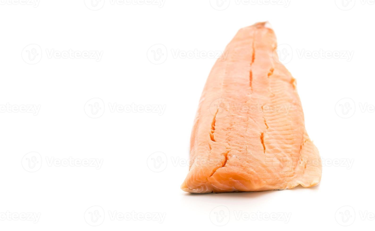 salmone fresco su bianco foto