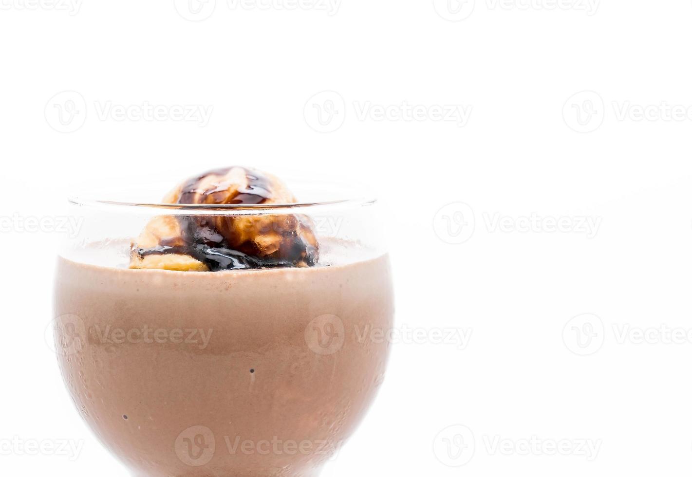 frappe al cioccolato con gelato alla vaniglia sopra foto