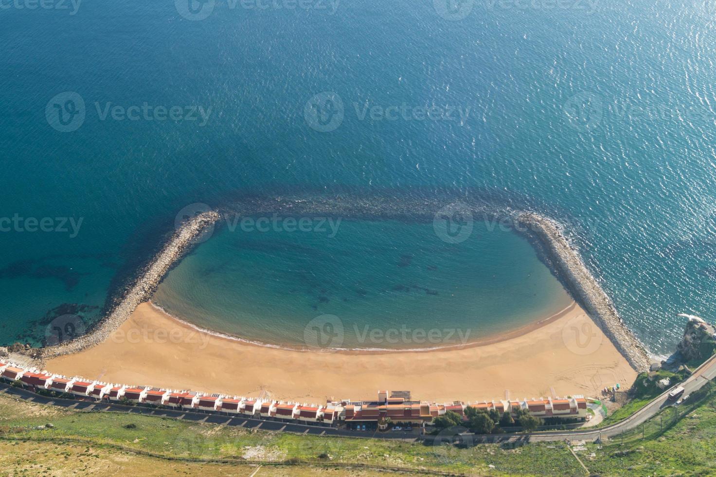 gibilterra la roccia delle scimmie nel mar mediterraneo foto