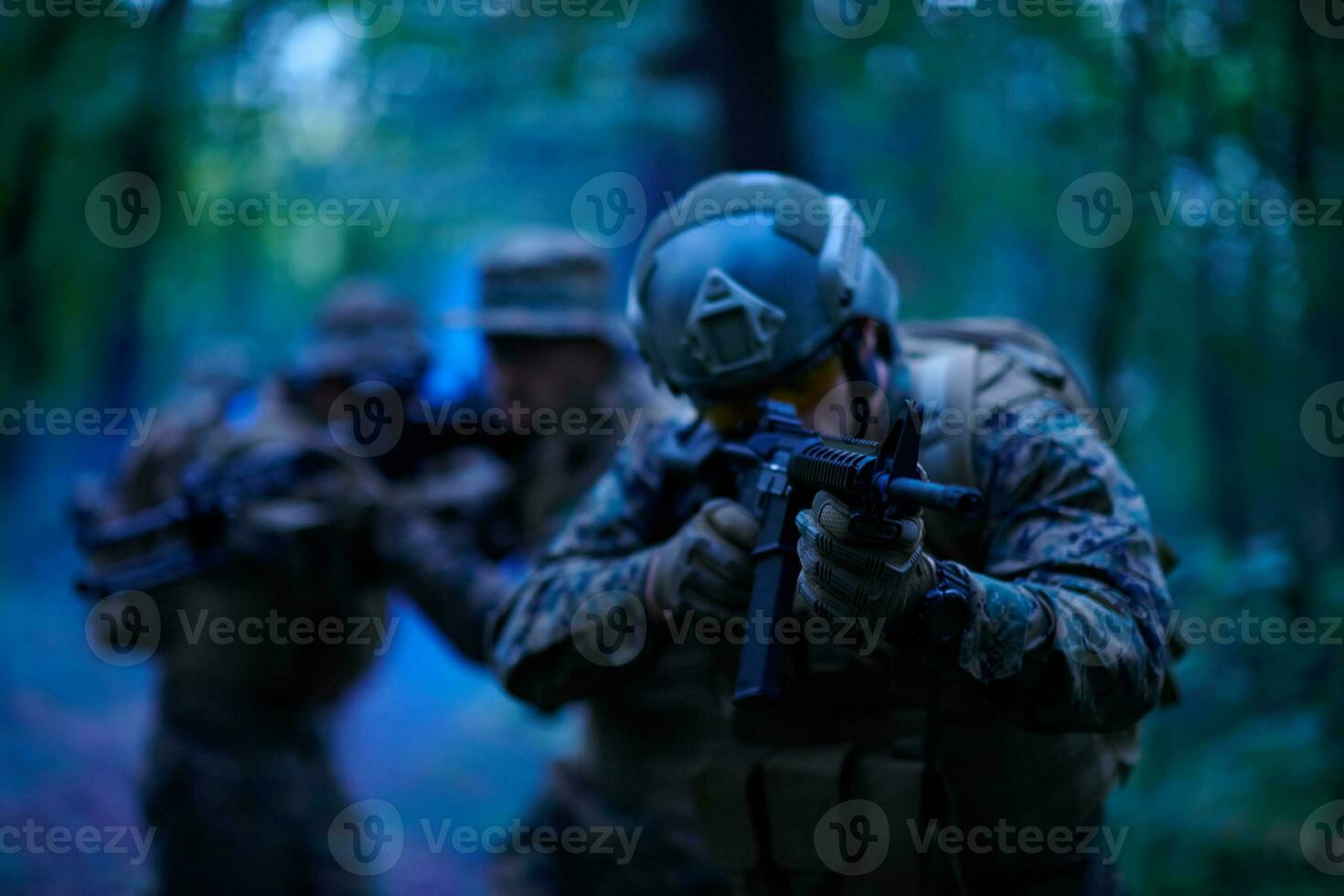 moderno guerra soldati squadra nel battaglia foto