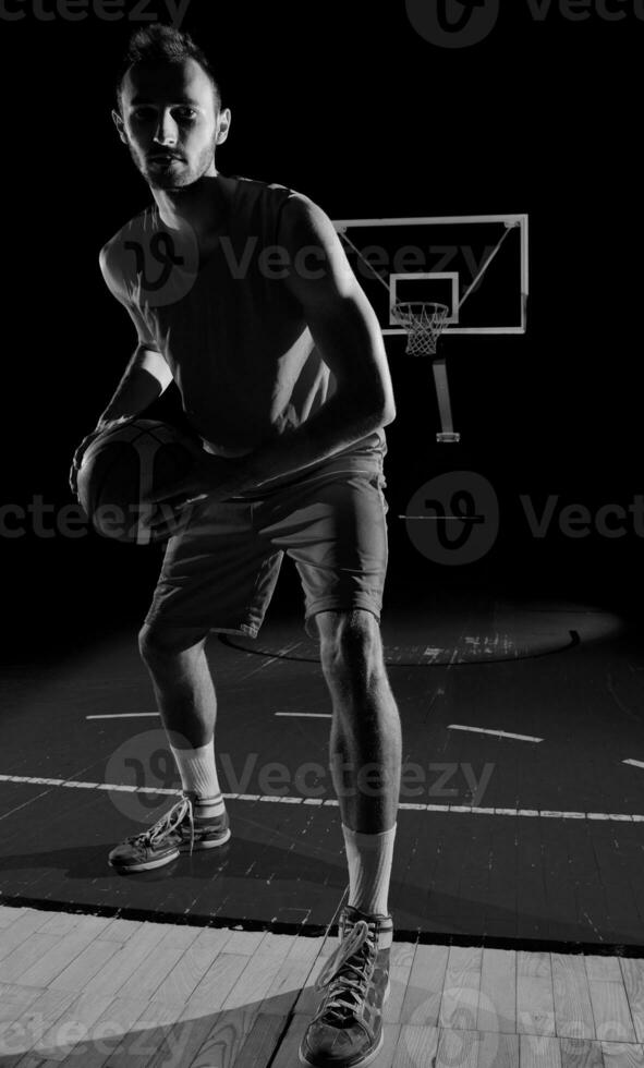 giocatore di basket in azione foto