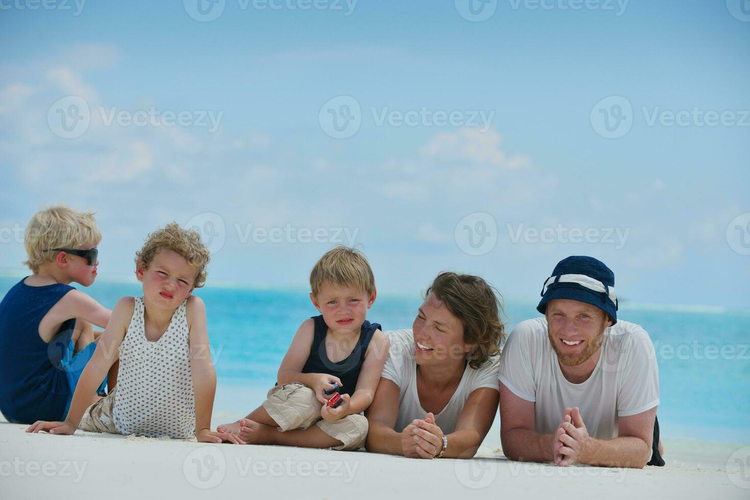 famiglia felice in vacanza foto