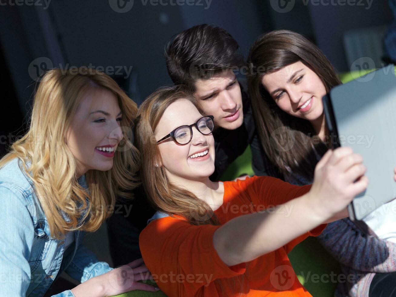 studenti gruppo assunzione autoscatto foto