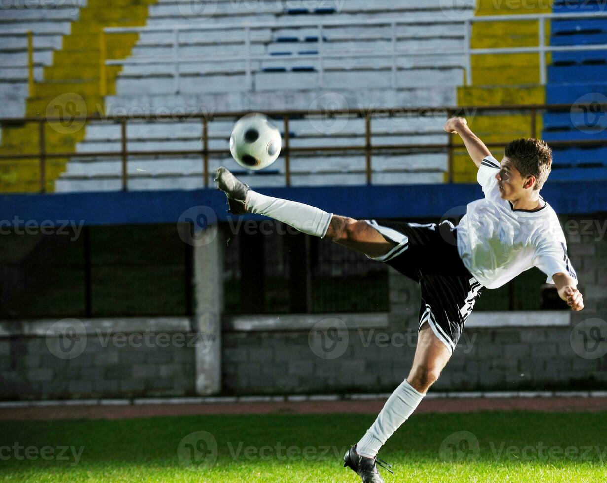 calcio giocatore nel azione foto