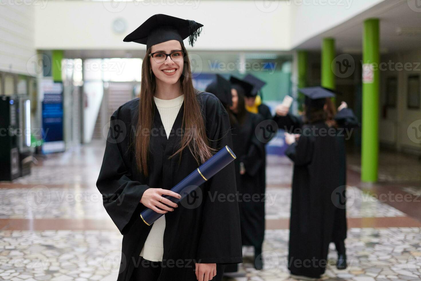 ritratto di la laurea giorno foto