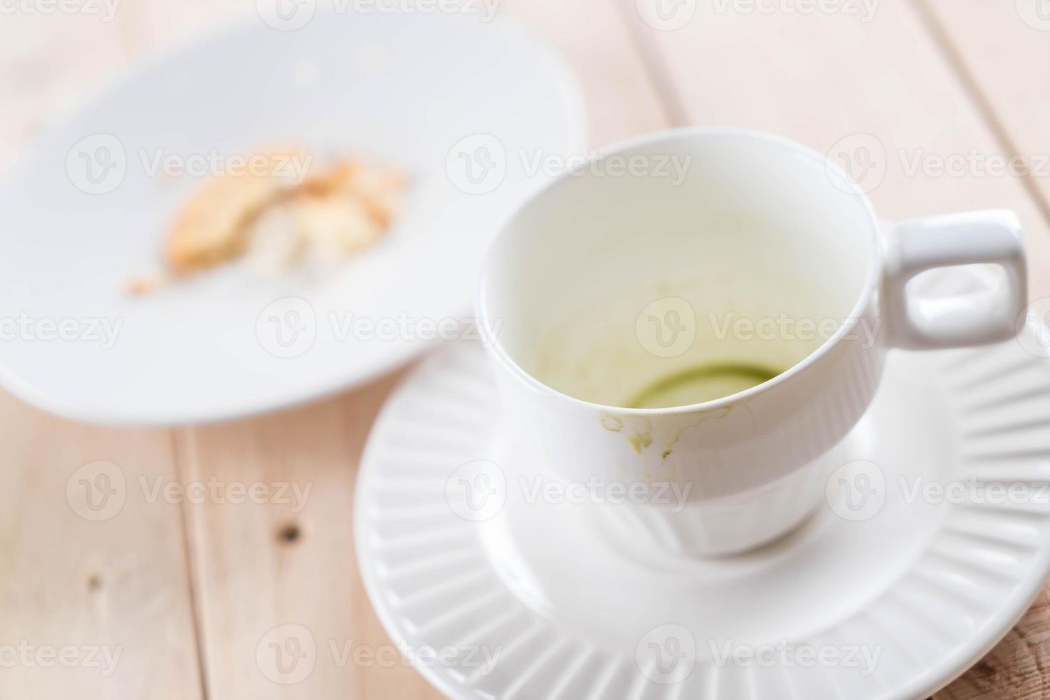 tazza vuota di tè verde matcha latte foto