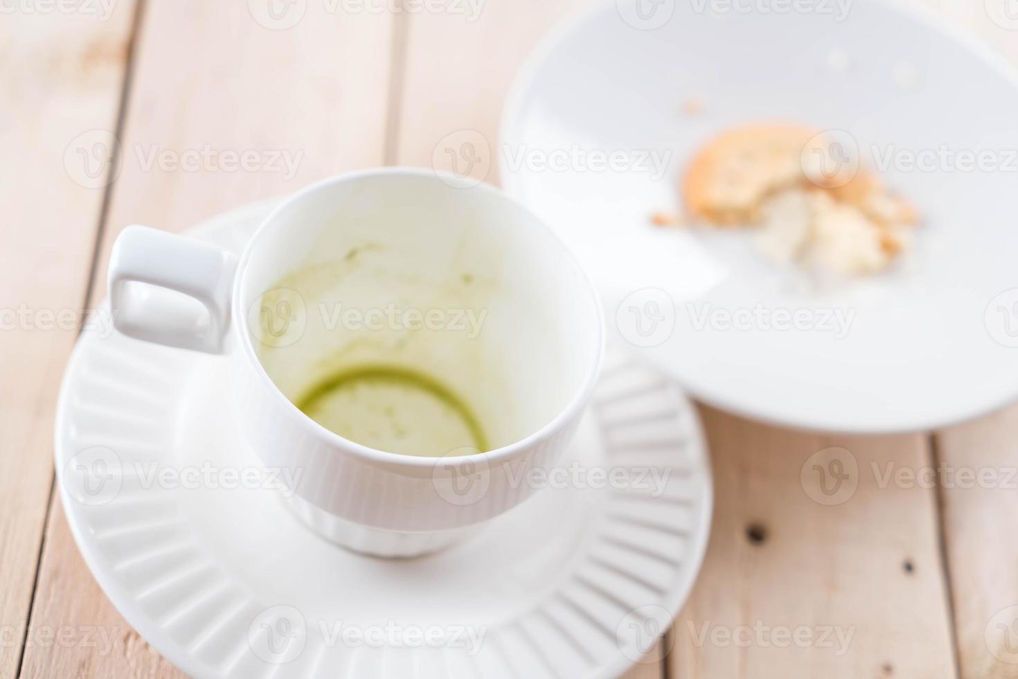 tazza vuota di tè verde matcha latte foto