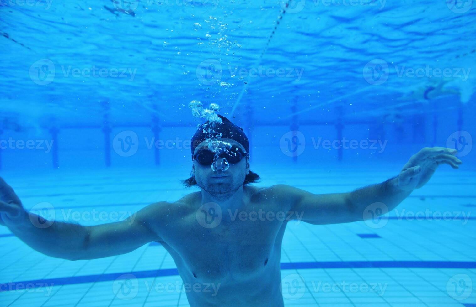 piscina sott'acqua foto