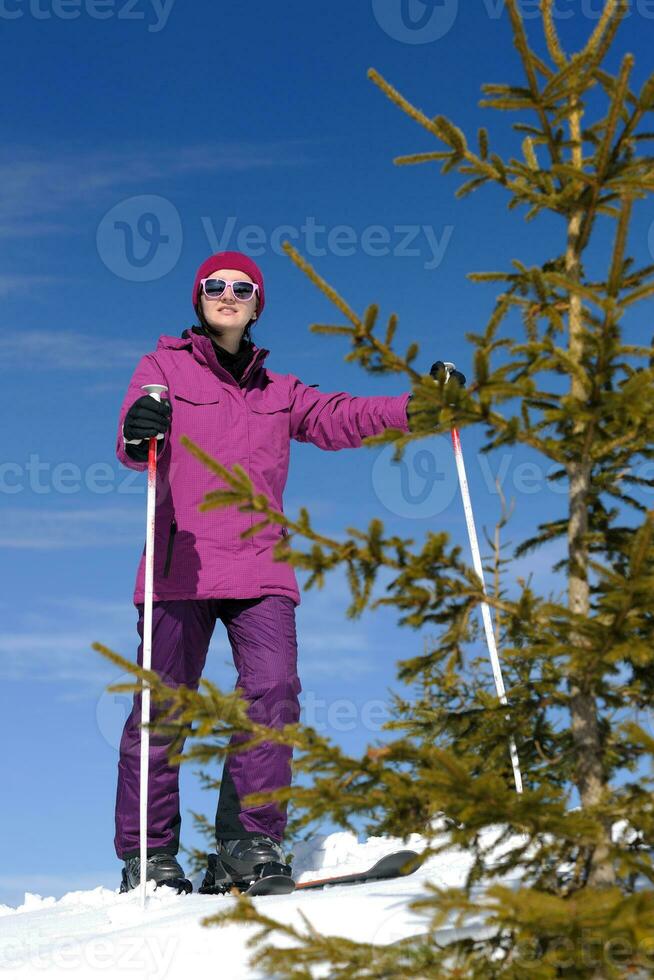 inverno donna sciare foto