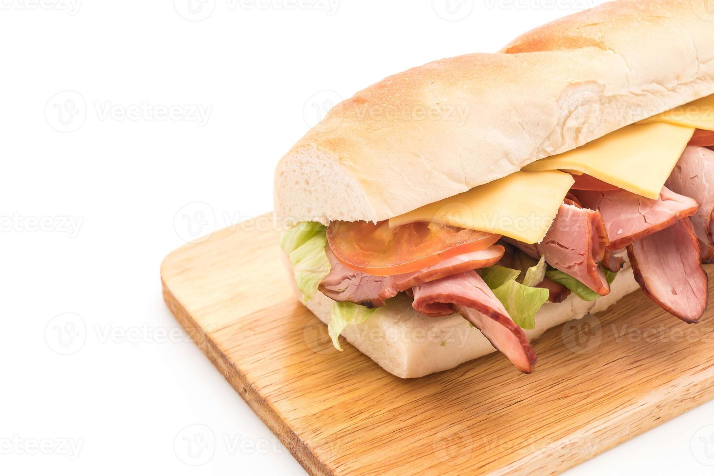 panino sottomarino prosciutto e insalata foto