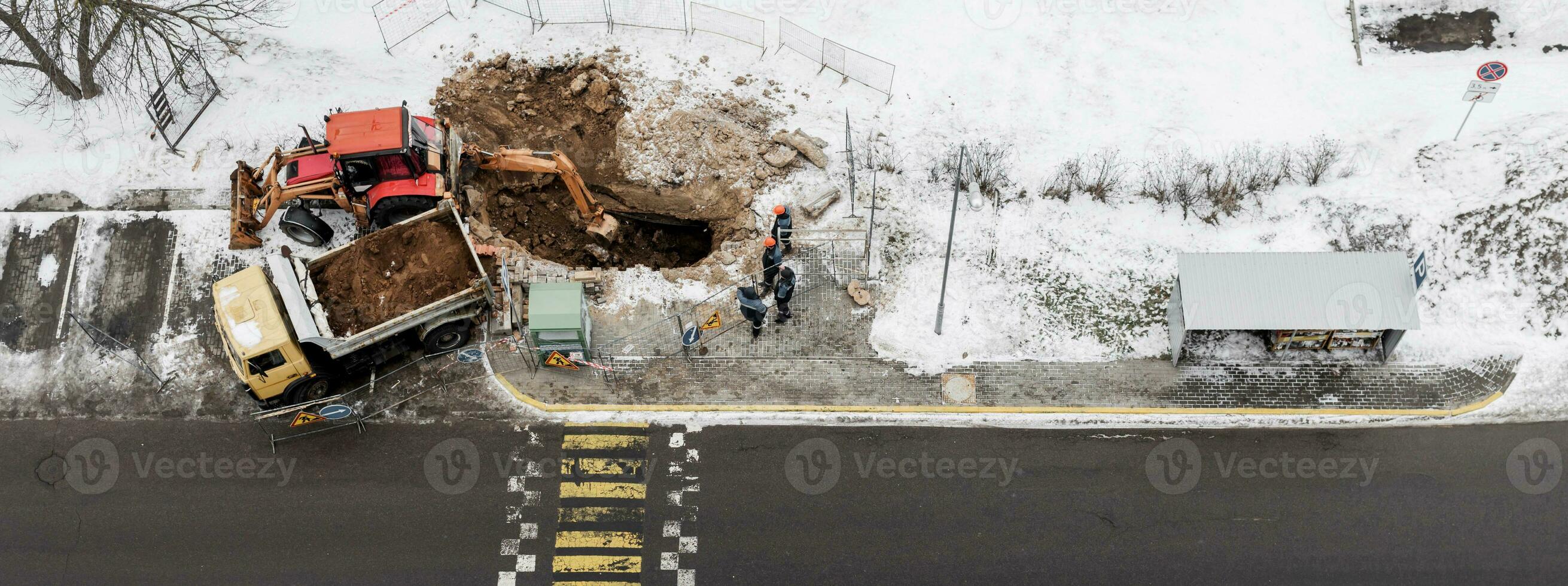 pesante costruzione attrezzatura durante scavo a costruzione foto