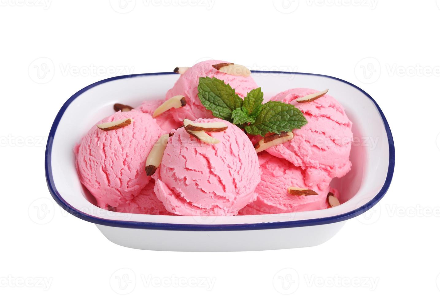palline di gelato in tazza bianca su sfondo bianco foto