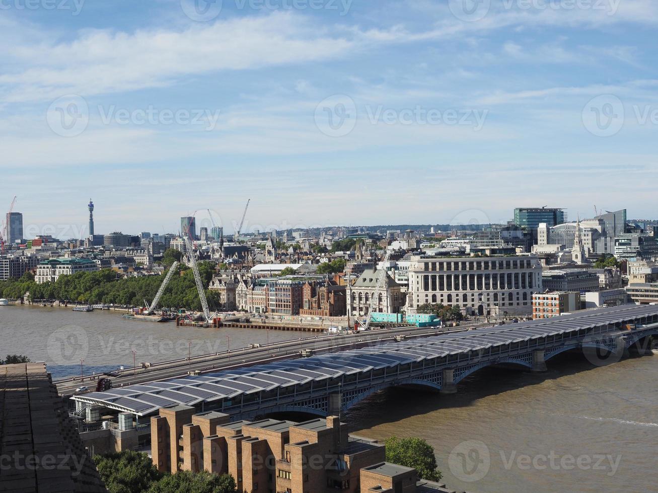 fiume tamigi a londra foto