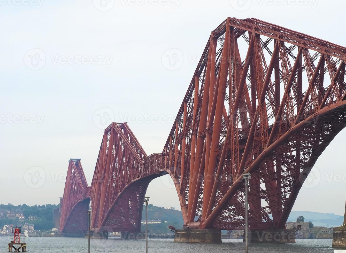 Quarto ponte sul Firth of Forth a Edimburgo foto