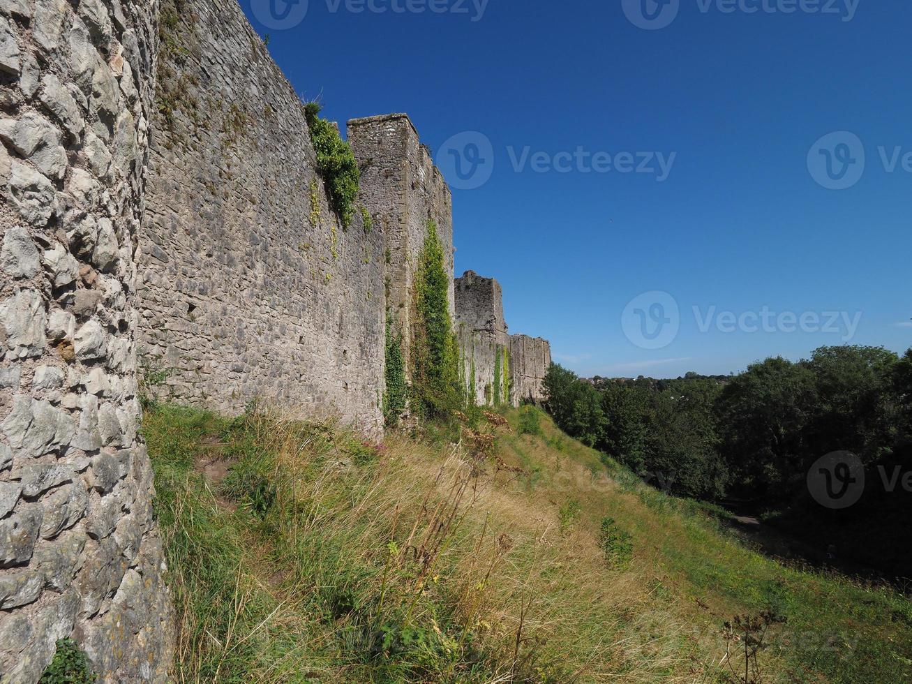 rovine del castello di chepstow a chepstow foto