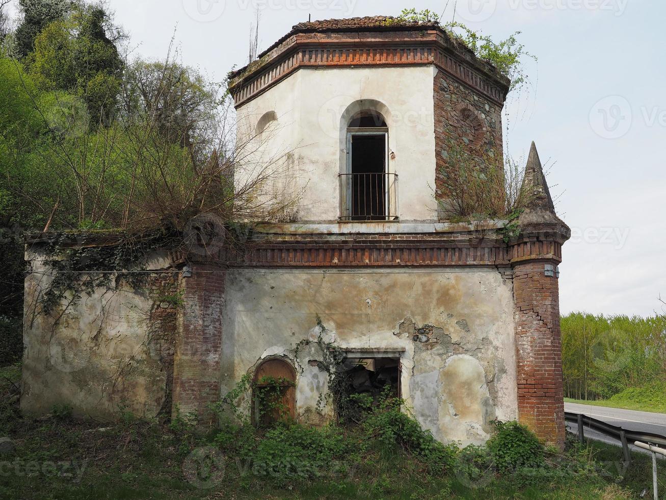 rovine della cappella gotica a chivasso, italia foto