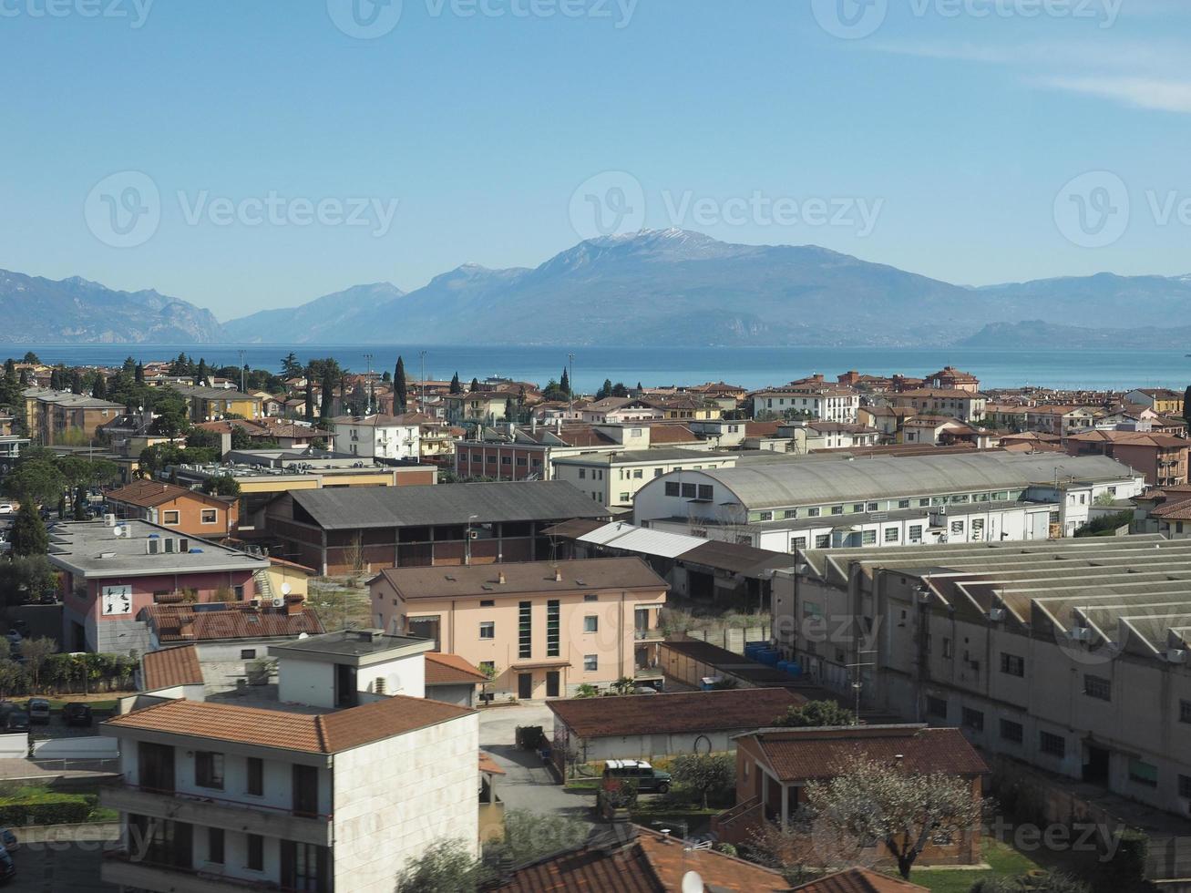 lago di garda a desenzano del garda foto