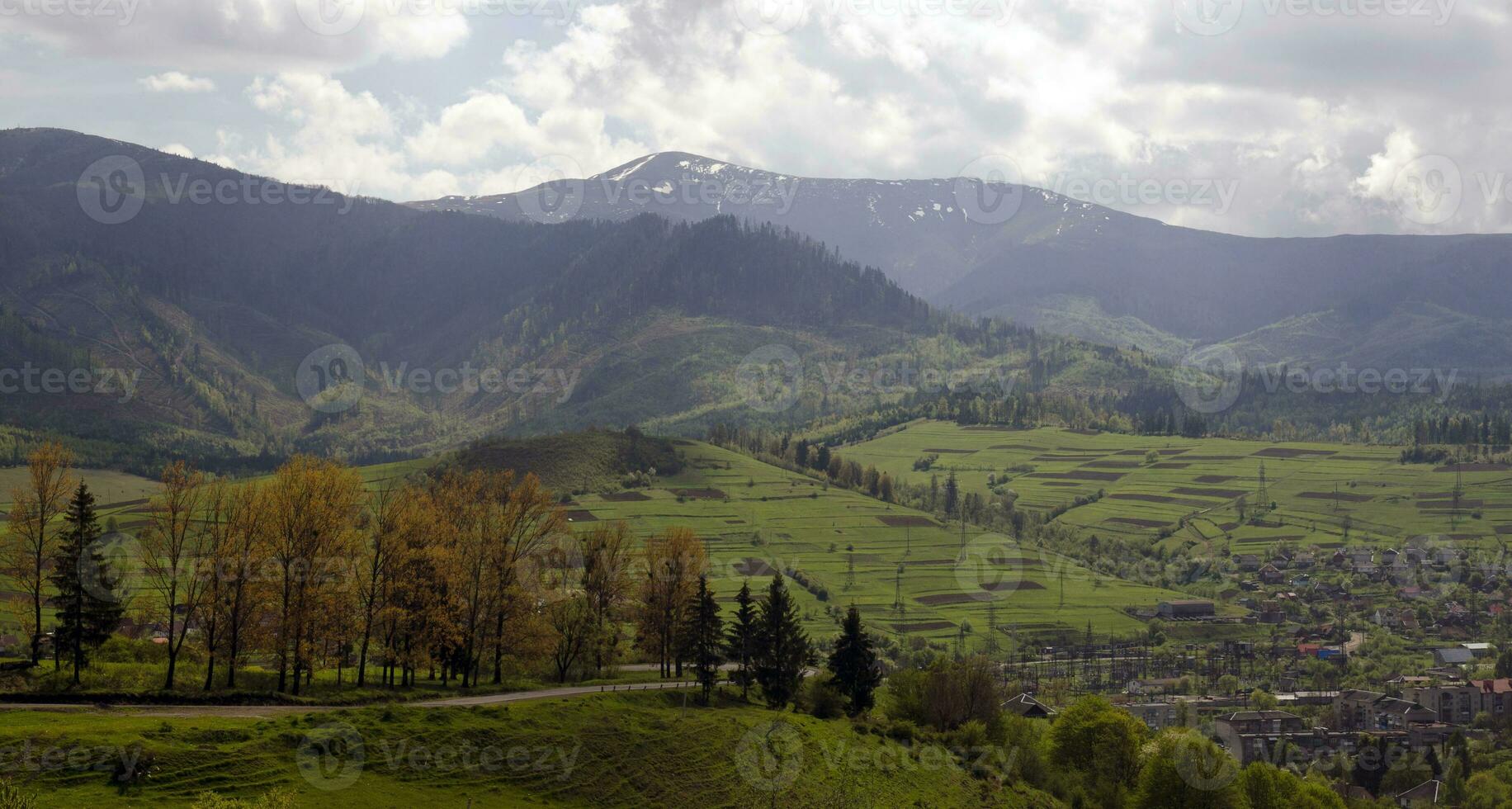 bellissima montagne e colline foto