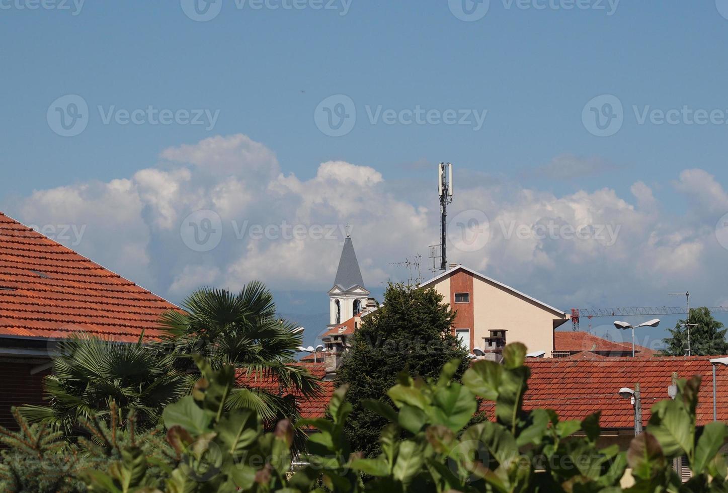 vista sullo skyline di settimo torinese foto