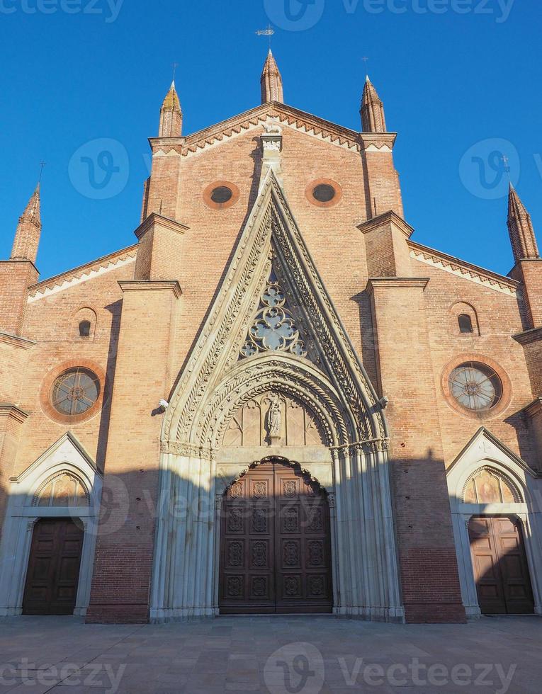 cattedrale di chieri, italia foto