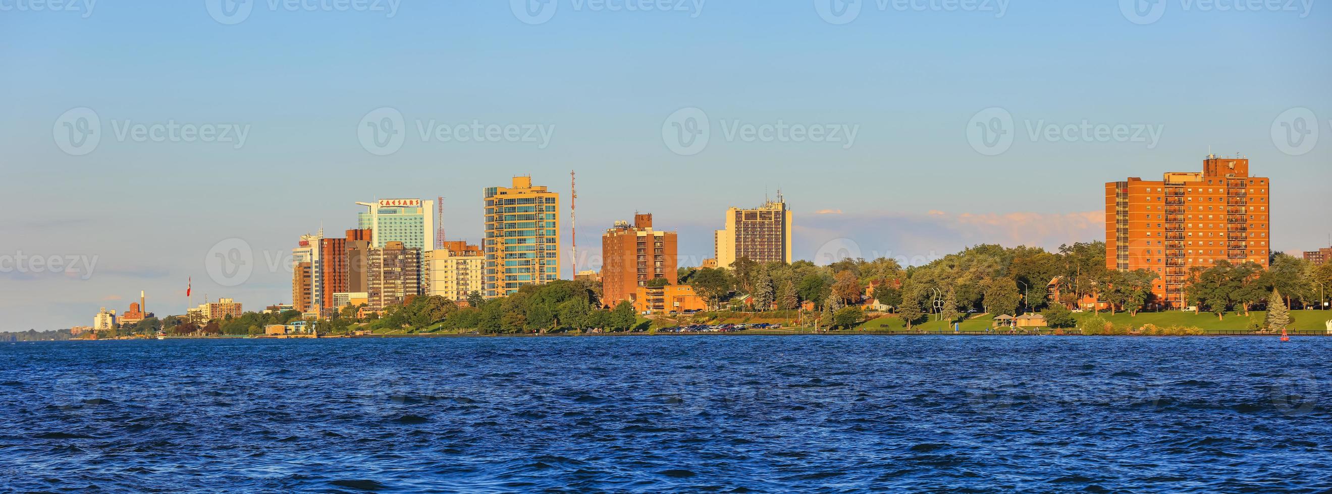 skyline di Windsor, il Canada è la sedicesima città più grande dell'intero Canada foto