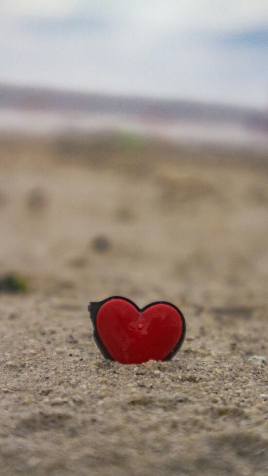 cuore etichetta a il spiaggia foto