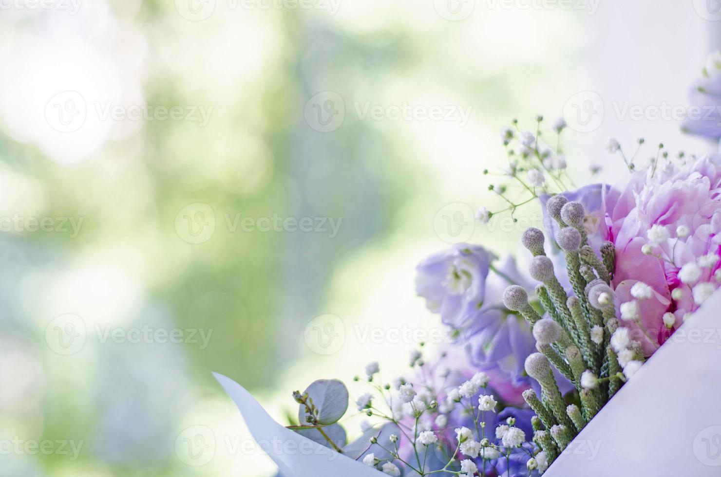 primo piano di un mazzo di fiori foto