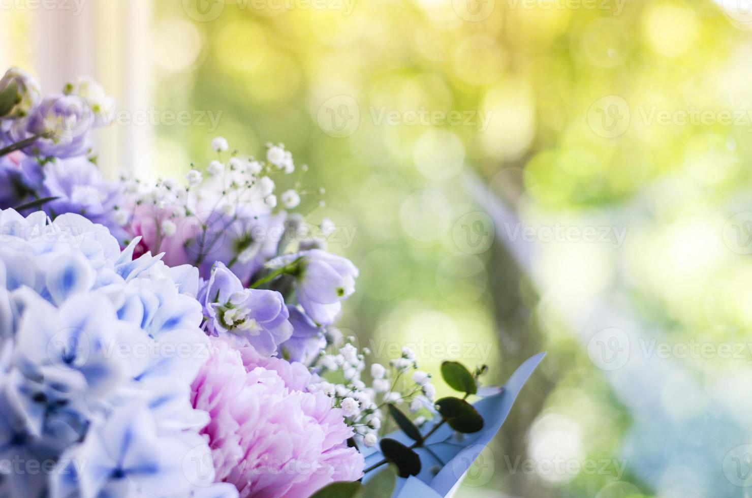 primo piano di un mazzo di fiori foto