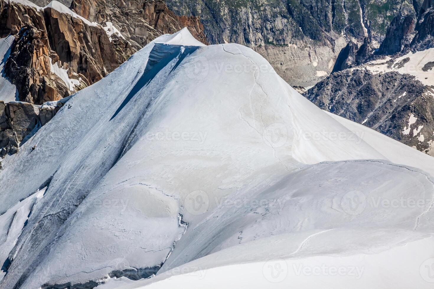 vista sulle alpi dall'aiguille du midi, chamonix. foto