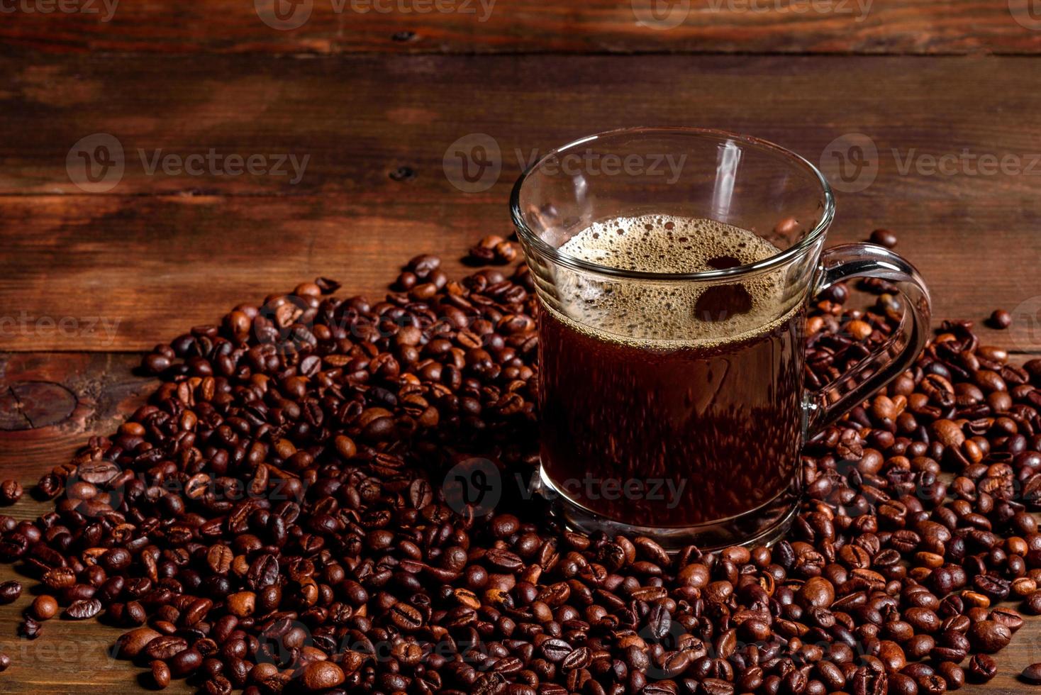 una tazza di caffè mattutino fresco e profumato per un allegro inizio di giornata foto