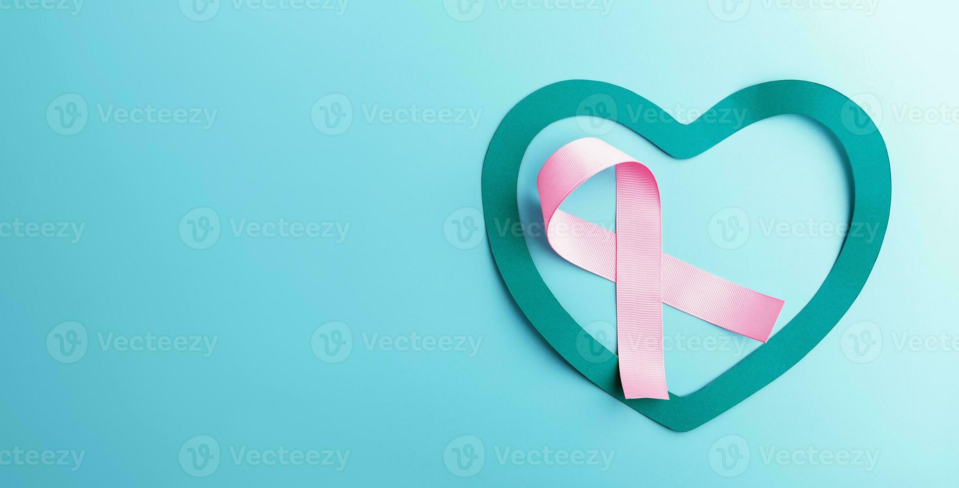 Seno cancro consapevolezza campagna concetto. donne assistenza sanitaria. vicino su di un' rosa nastro dire bugie dentro un' alzavola cuore, superiore Visualizza foto