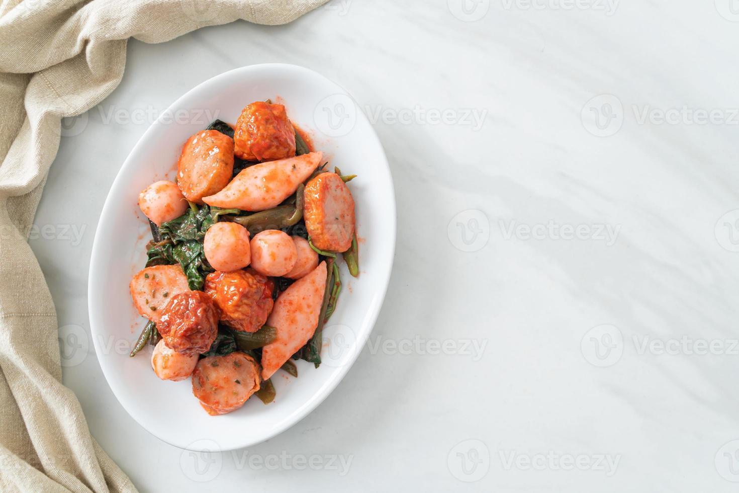 polpette di pesce saltate in padella con salsa yentafo foto