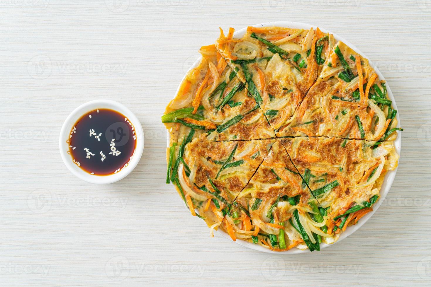 pajeon o pancake coreano o pizza coreana foto