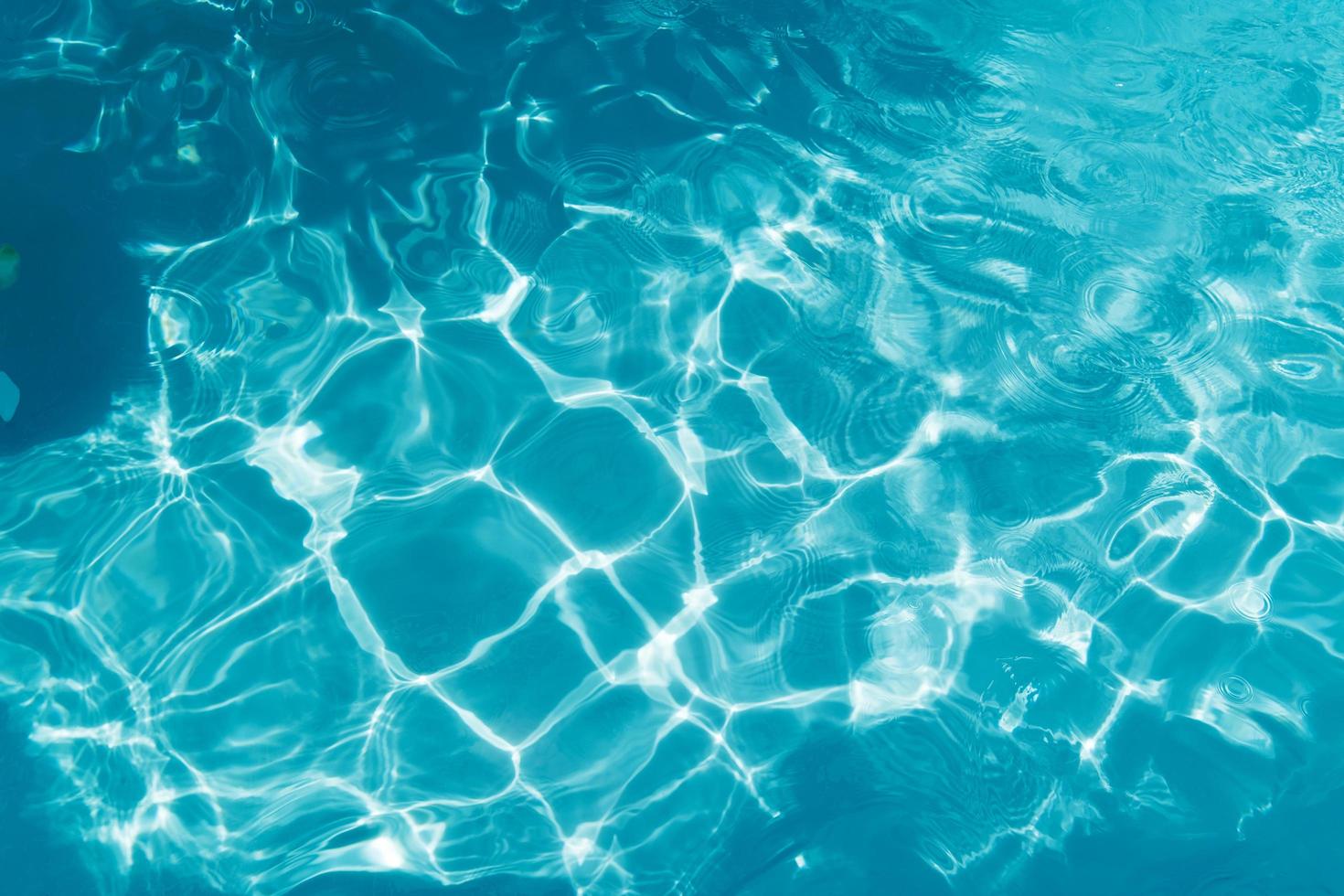 fondo dell'acqua della piscina. foto