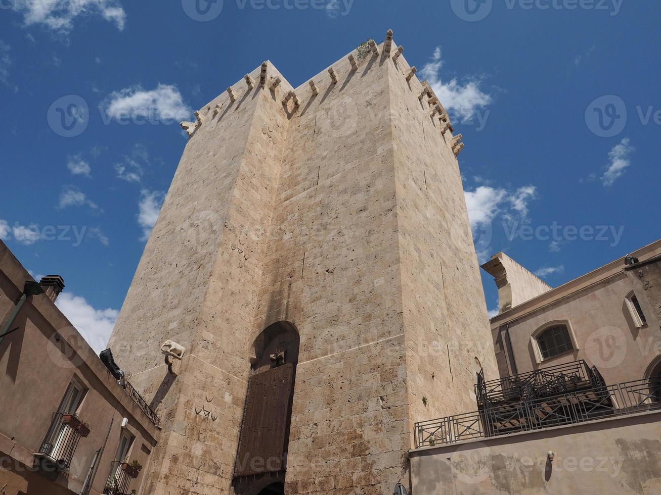 torre degli elefanti a cagliari foto