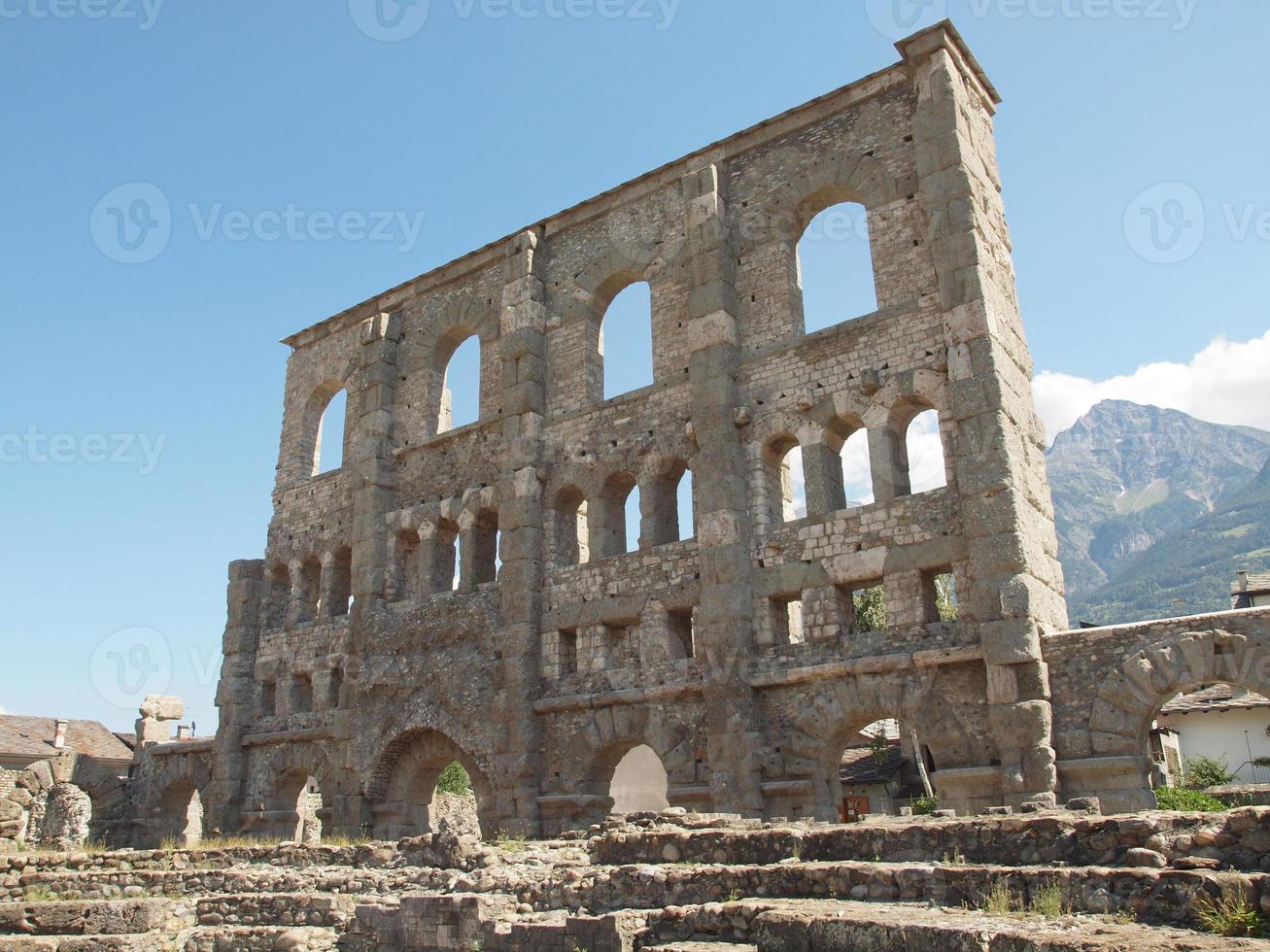 teatro romano aosta foto