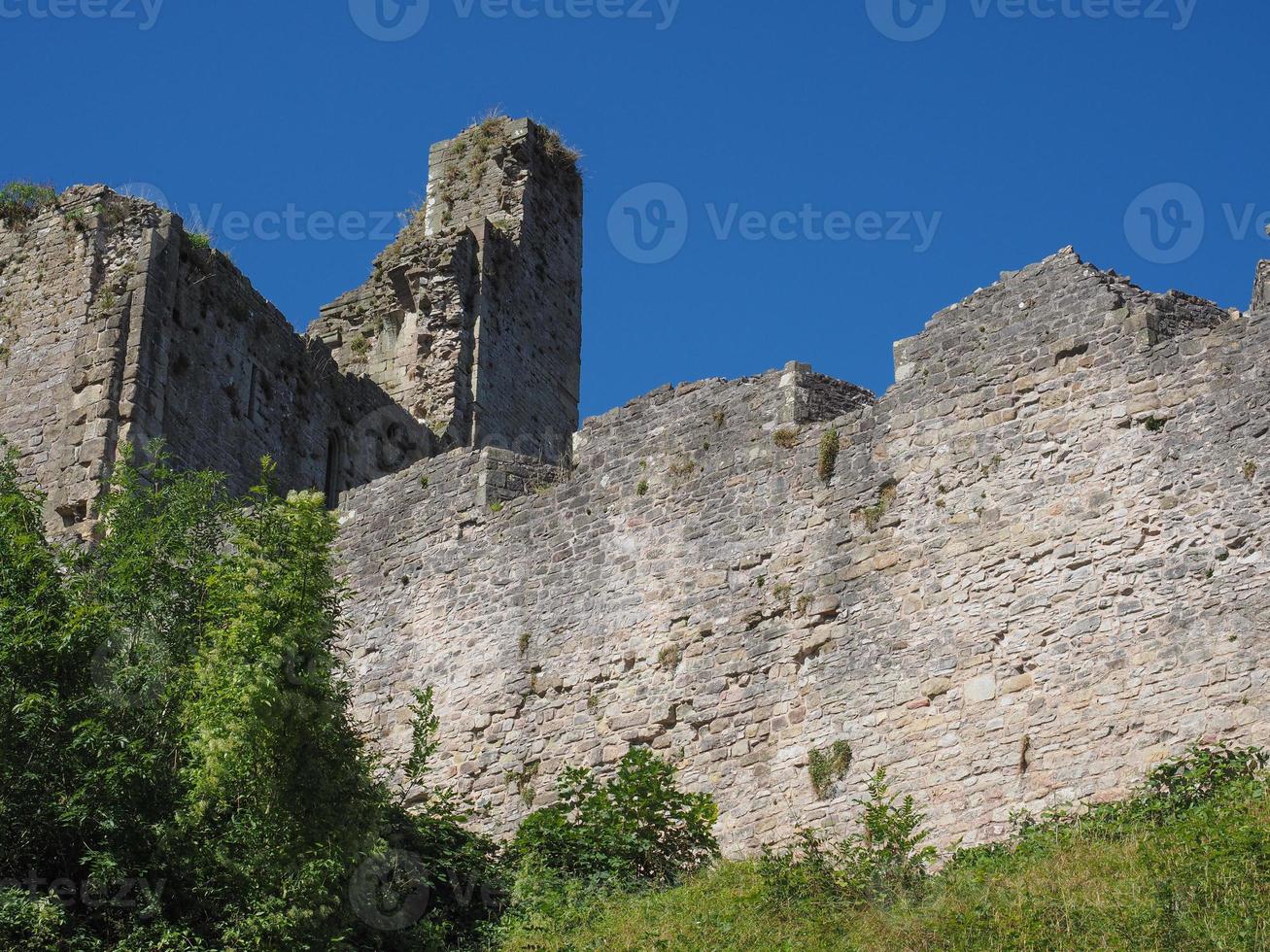 rovine del castello di chepstow a chepstow foto