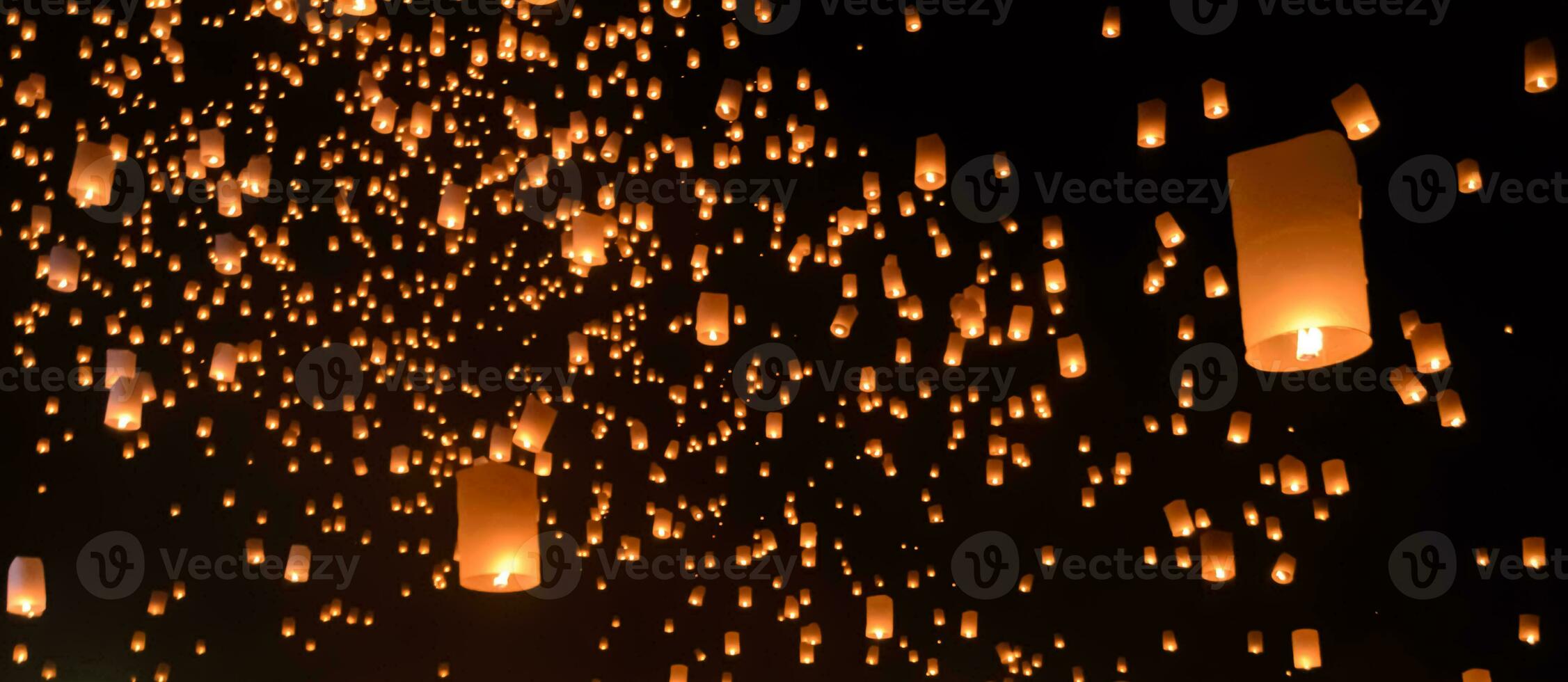 cielo lanterne Festival o yi peng Festival nel chiang mai, Tailandia foto