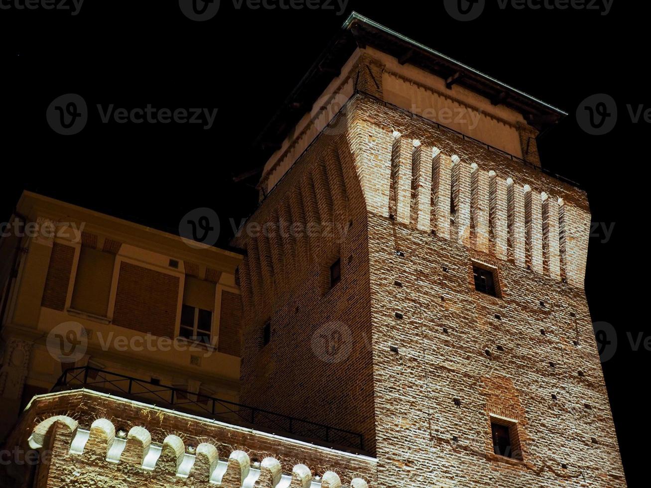 torre di settimo di notte foto