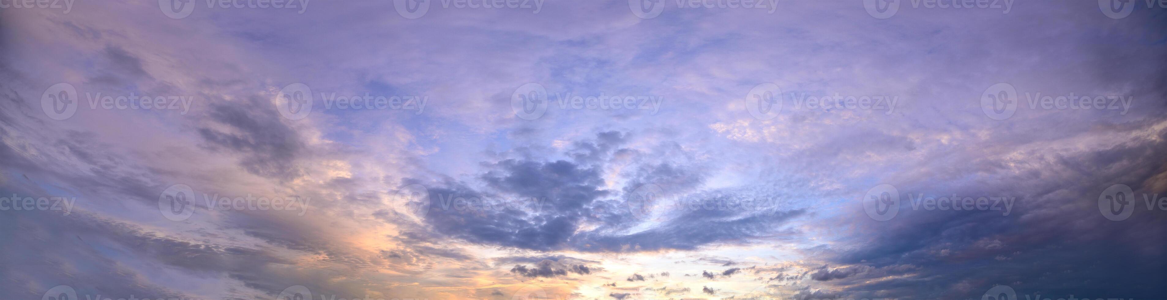 cielo e nuvole la sera foto