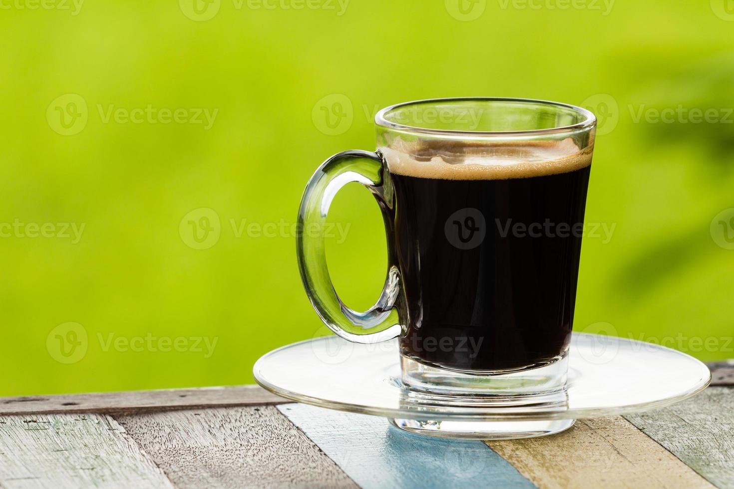 caffè nero sullo sfondo della natura. foto