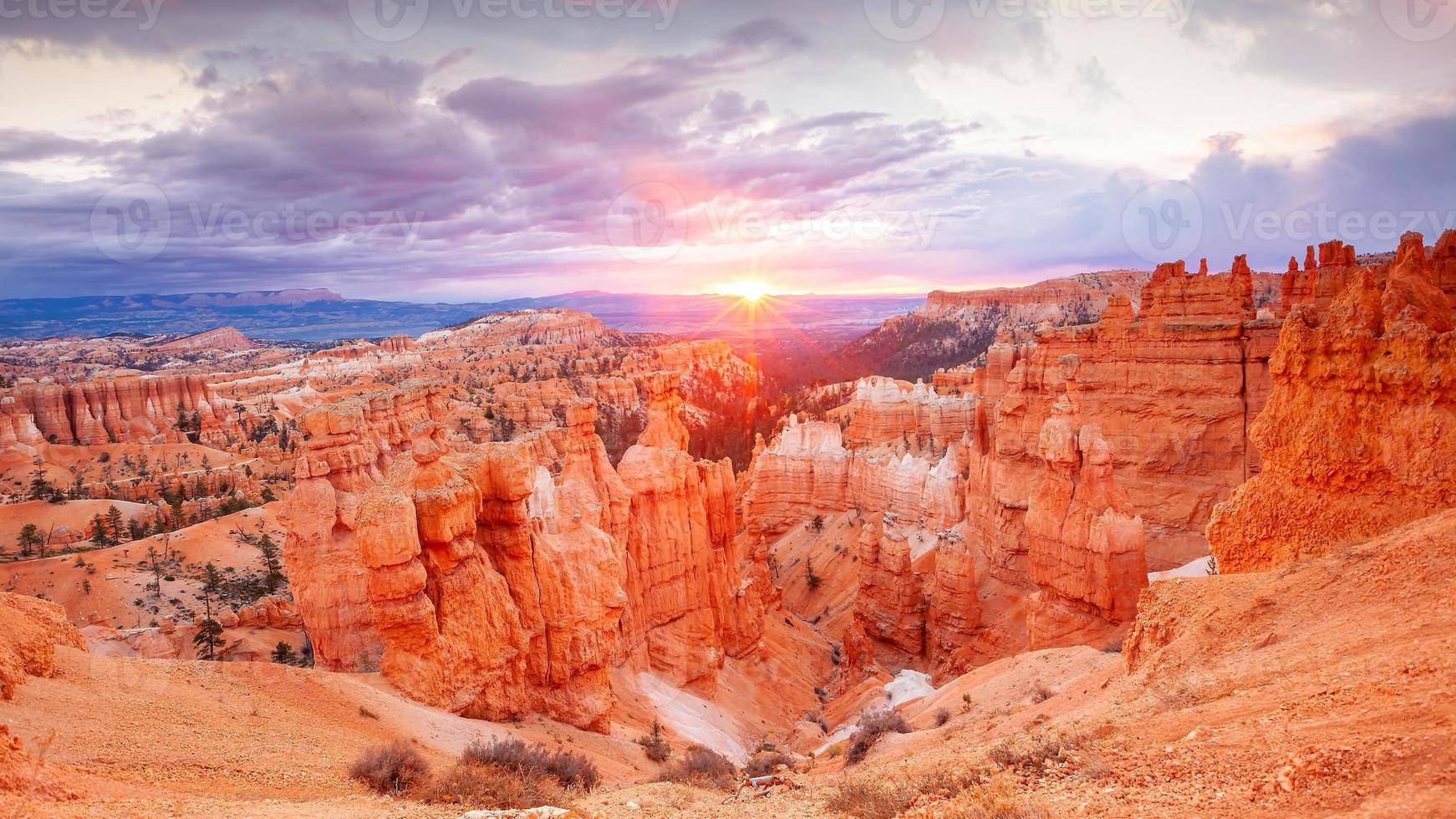 paesaggio naturale del parco nazionale del bryce canyon in utah foto