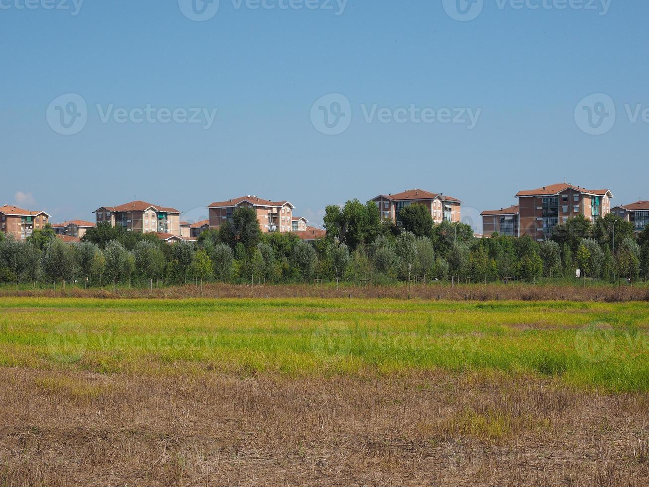 veduta della città di settimo torinese foto