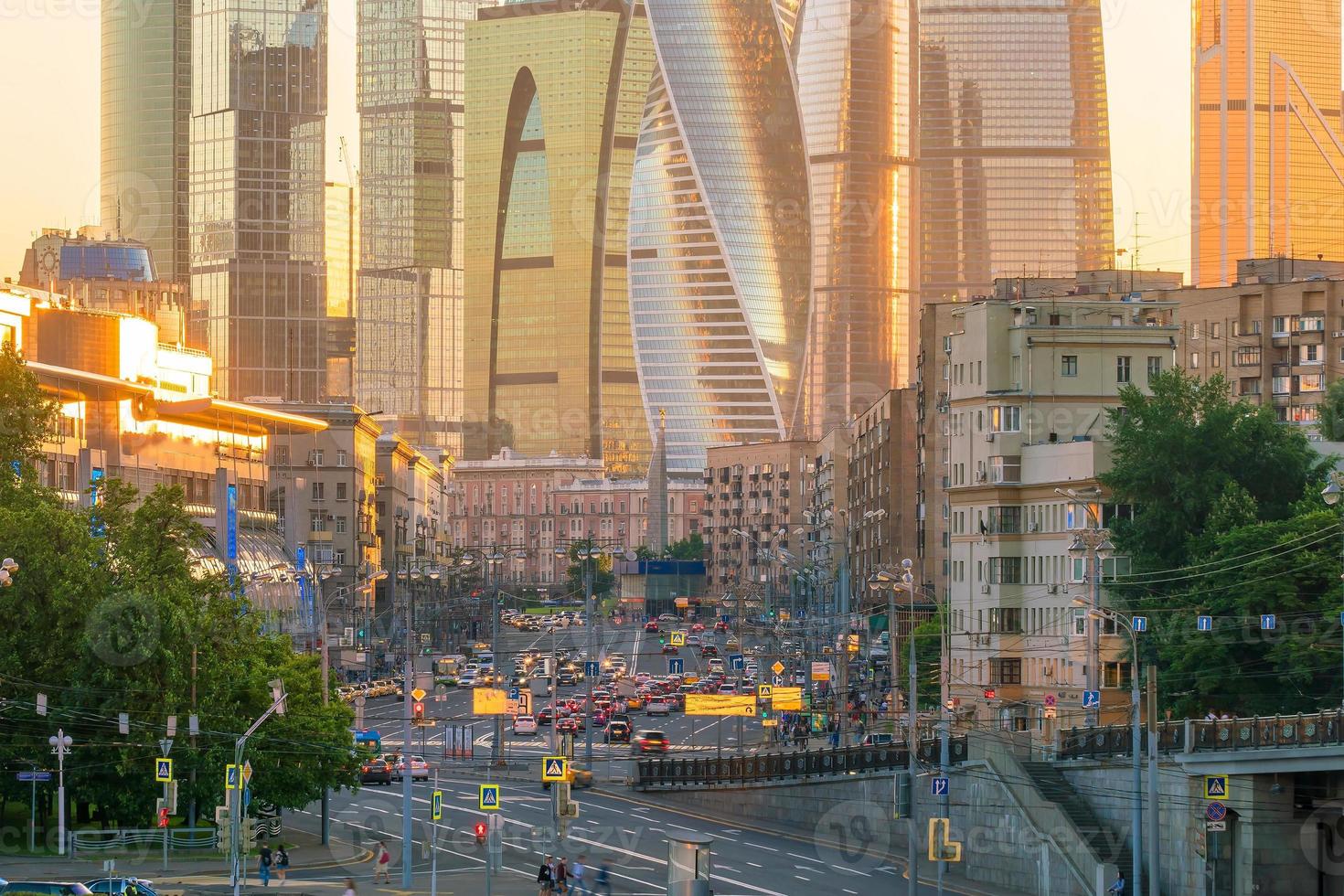 distretto degli affari dello skyline della città di mosca in russia foto