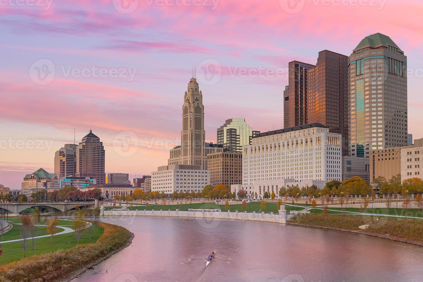 vista dello skyline del centro di columbus ohio foto