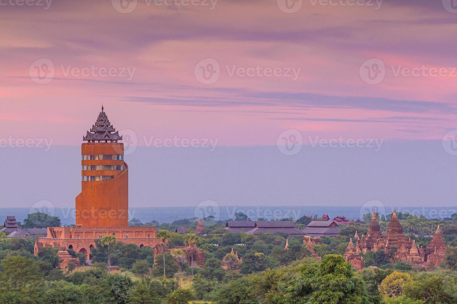 Bagan paesaggio urbano del myanmar in asia foto