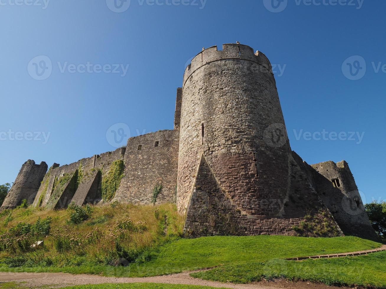 rovine del castello di chepstow a chepstow foto