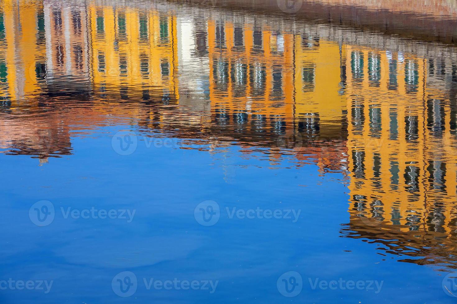 paesaggio urbano di skyline del centro città di pisa in italia foto