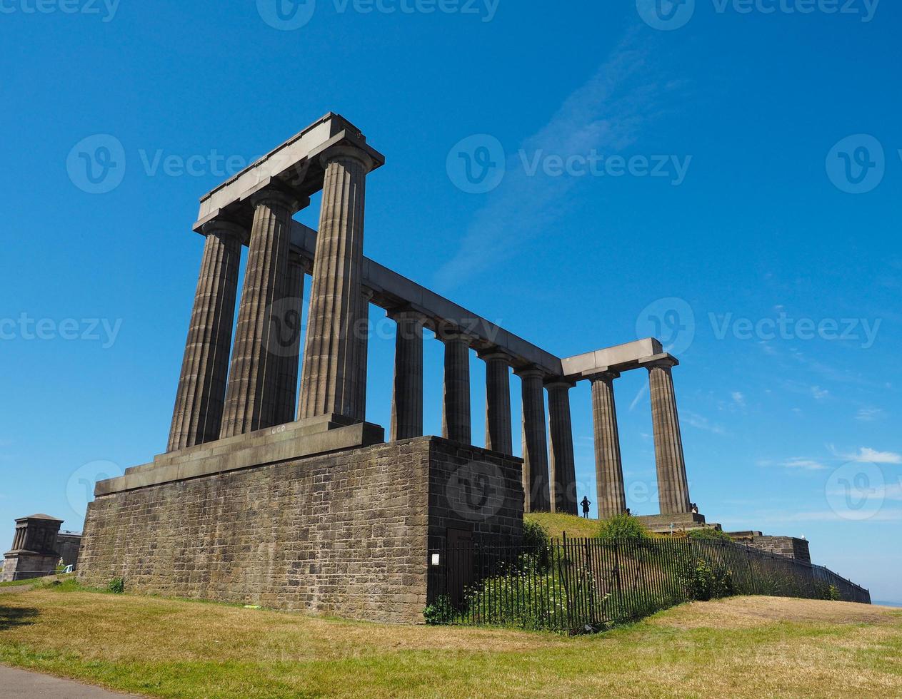 monumento nazionale sulla collina di Calton a Edimburgo foto